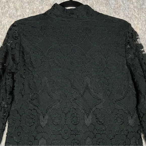 Maeve Anthropologie Black Lace Button Shoulder Romantic Feminine Charming Top MP - Picture 7 of 14